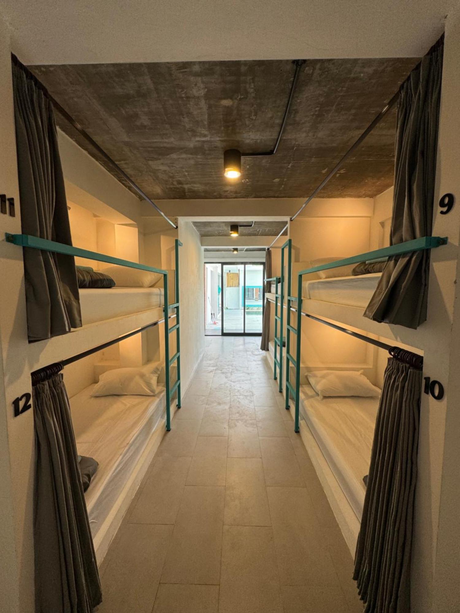 Canggu Central Hostel Экстерьер фото